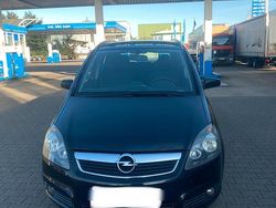 Schwarz Gebraucht 2005 Opel Zafira Van / Kleinbus | 1.600 €