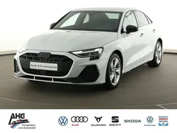 Gletscherweiß metallic Neu 2025 Audi A3 S-Line Limousine | 44.790 € (Etwas zu teuer)