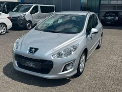 Grau Gebraucht 2011 Peugeot 308 Active Limousine | 7.990 € (Teuer)