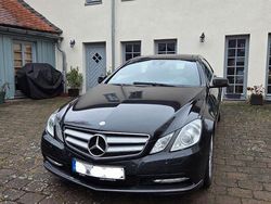 Schwarz Gebraucht 2011 Mercedes E250 Coupé | 12.500 € (Fairer Preis)