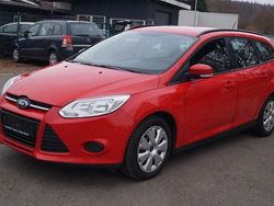 Rot Gebraucht 2011 Ford Focus Limousine | 2.889 € (Fairer Preis)