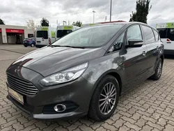 Grau Gebraucht 2017 Ford S-MAX Business Edition Van / Kleinbus | 17.990 € (Etwas zu teuer)