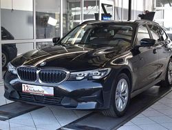 Schwarz Gebraucht 2021 BMW 330e Advantage Kombi | 22.890 € (Teuer)