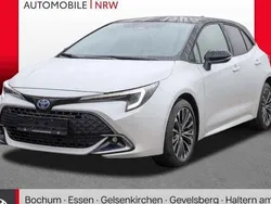 Weiß Neu 2024 Toyota Corolla Comfort Limousine | 32.339 €