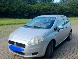 Grau Gebraucht 2011 Fiat Grande Punto Kleinwagen | 1.699 €