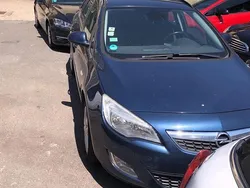 Blau Gebraucht 2011 Opel Astra Kombi | 2.200 € (Superpreis)