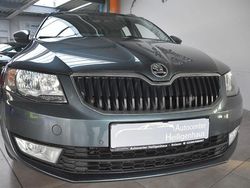 Grau Gebraucht 2018 Skoda Octavia Ambition Kombi | 8.980 € (Superpreis)