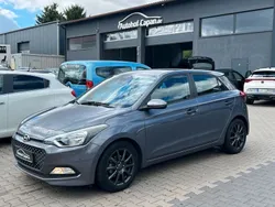 Grau Gebraucht 2016 Hyundai i20 Trend Limousine | 13.900 € (Fairer Preis)