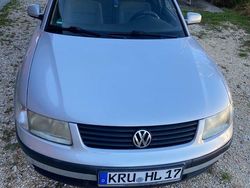 Silber Gebraucht 1999 VW Passat Basis Limousine | 799 € (Guter Preis)