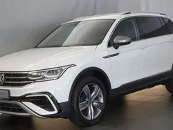 Weiß Gebraucht 2022 VW Tiguan Allspace Elegance SUV | 36.980 € (Fairer Preis)