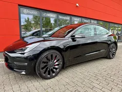 Schwarz Gebraucht 2021 Tesla Model 3 Performance Limousine | 21.980 € (Fairer Preis)