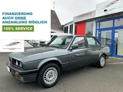 Grau Gebraucht 1988 BMW 325 Limousine | 14.990 €