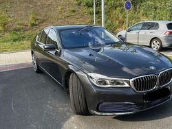 Grau Gebraucht 2015 BMW 740 Limousine | 22.400 € (Fairer Preis)