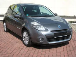 Grau Gebraucht 2009 Renault Clio III Dynamique Limousine | 3.499 € (Fairer Preis)