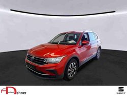 Rot Gebraucht 2022 VW Tiguan Active SUV | 27.980 € (Fairer Preis)