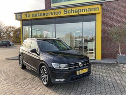 Deep black perleffekt Gebraucht 2017 VW Tiguan Sound SUV | 19.990 € (Fairer Preis)