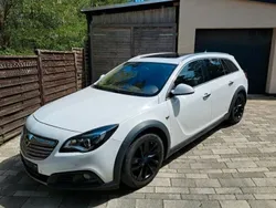 Weiß Gebraucht 2014 Opel Insignia Country Tourer Eco Kombi | 6.199 €