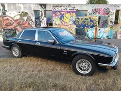 Schwarz Gebraucht 1989 Jaguar XJ40 Limousine | 8.000 €
