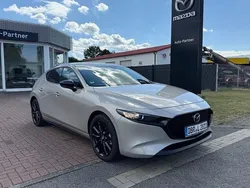 Beige Neu 2025 Mazda 3 Homura-Line Limousine | 27.990 € (Fairer Preis)