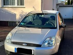 Silber Gebraucht 2004 Ford Fiesta Kleinwagen | 2.000 € (Fairer Preis)