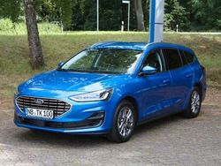 Blau Gebraucht 2023 Ford Focus Titanium Limousine | 23.500 € (Etwas zu teuer)