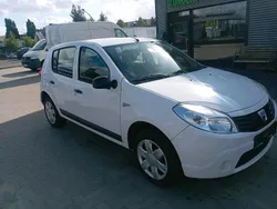 Weiß Gebraucht 2009 Dacia Sandero Kleinwagen | 1.750 €