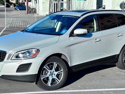 Weiß Gebraucht 2010 Volvo XC60 Summum SUV | 16.990 €