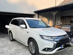 Mitsubishi Outlander P-HEV