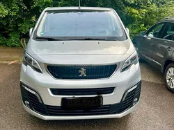 Grau Gebraucht 2018 Peugeot Traveller Van / Kleinbus | 31.500 € (Fairer Preis)
