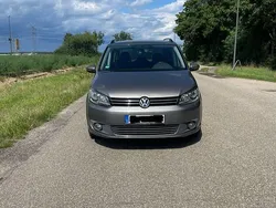 Grau Gebraucht 2011 VW Touran Style Van / Kleinbus | 4.500 € (Fairer Preis)