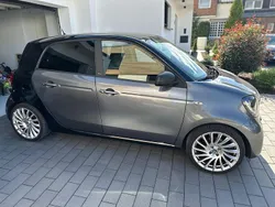 Grau Gebraucht 2018 Smart ForFour Kleinwagen | 11.200 € (Fairer Preis)