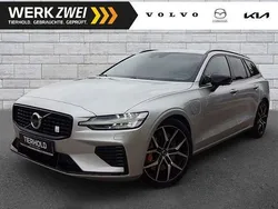 Bright silver / metallic Gebraucht 2021 Volvo V60 Kombi | 38.900 € (Teuer)