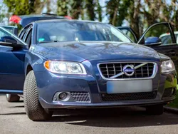 Blau Gebraucht 2013 Volvo V70 Summum Kombi | 11.500 € (Guter Preis)