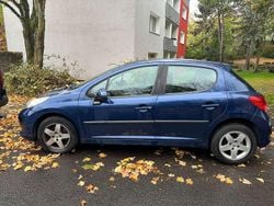 Blau Gebraucht 2009 Peugeot 207 Limousine | 1.200 € (Guter Preis)