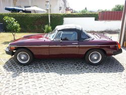 Rot Gebraucht 1977 MG B Cabrio | 13.500 €