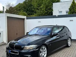Schwarz Gebraucht 2011 BMW 330 M Sport Kombi | 11.400 € (Teuer)