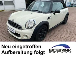 Weiß Gebraucht 2015 Mini One Cabriolet Pepper Cabrio | 11.950 € (Etwas zu teuer)