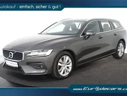 Grau Gebraucht 2021 Volvo V60 Kombi | 25.800 € (Superpreis)
