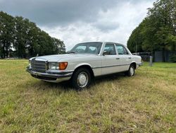Weiß Gebraucht 1977 Mercedes S280 Limousine | 15.999 €