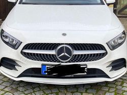 Weiß Gebraucht 2020 Mercedes A180 AMG line Limousine | 26.900 € (Etwas zu teuer)