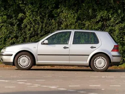 Silber Gebraucht 2001 VW Golf IV Kleinwagen | 1.100 € (Superpreis)