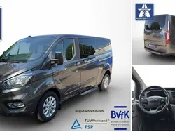 Grau Gebraucht 2022 Ford Tourneo Custom Van / Kleinbus | 36.950 € (Etwas zu teuer)