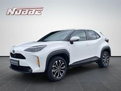 Weiß sonderlack Gebraucht 2023 Toyota Yaris Cross Team SUV | 24.980 € (Fairer Preis)