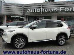 Pearl white/black Gebraucht 2023 Nissan X-Trail Tekna+ SUV | 45.900 €