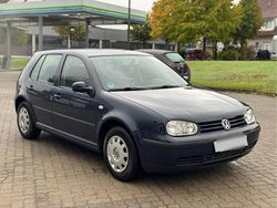 Blau Gebraucht 2000 VW Golf IV Limousine | 600 € (Superpreis)