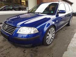 Blau Gebraucht 2002 VW Passat Kombi | 1.000 € (Fairer Preis)
