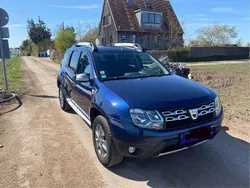 Blau Gebraucht 2016 Dacia Duster Celebration SUV | 9.800 € (Fairer Preis)