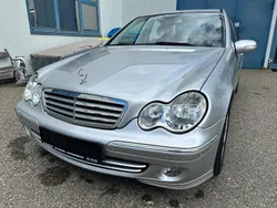 Silber Gebraucht 2005 Mercedes C220 Elegance Limousine | 4.490 € (Fairer Preis)