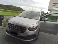Silber Gebraucht 2022 Mercedes 180 Limousine | 25.800 € (Fairer Preis)