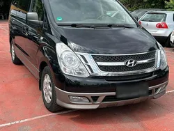 Schwarz Gebraucht 2010 Hyundai H-1 Van / Kleinbus | 6.999 €